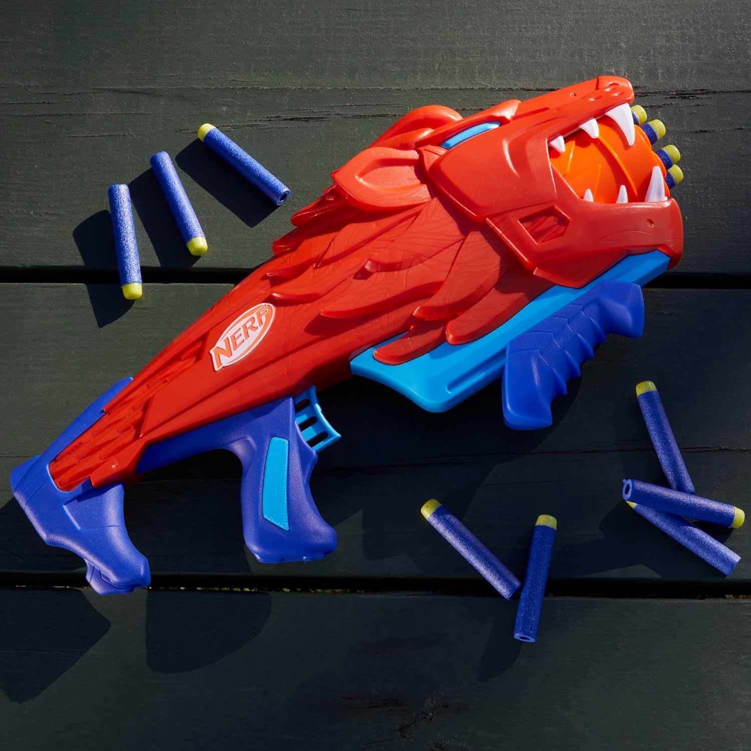 Nerf Junior Wild Lionfury, Easy Play Dart Blaster, 16 Nerf Elite Darts, Nerf Blaster Lion Toys, Outdoor Toys