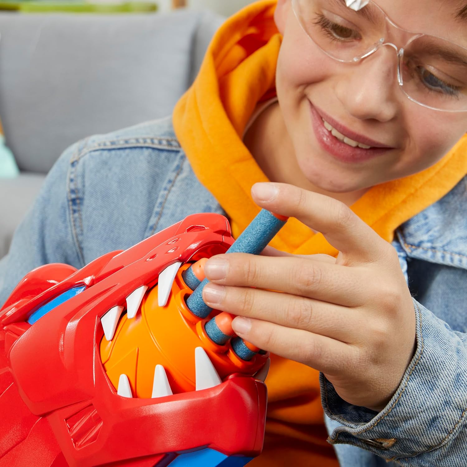 Nerf Junior Wild Lionfury, Easy Play Dart Blaster, 16 Nerf Elite Darts, Nerf Blaster Lion Toys, Outdoor Toys