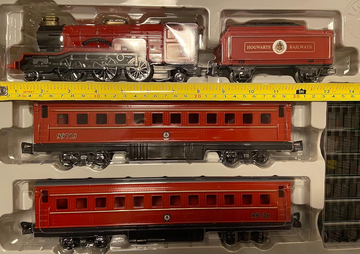 Lionel Harry Potter Hogwarts Express Mini Model Train Set Standard Red,711981