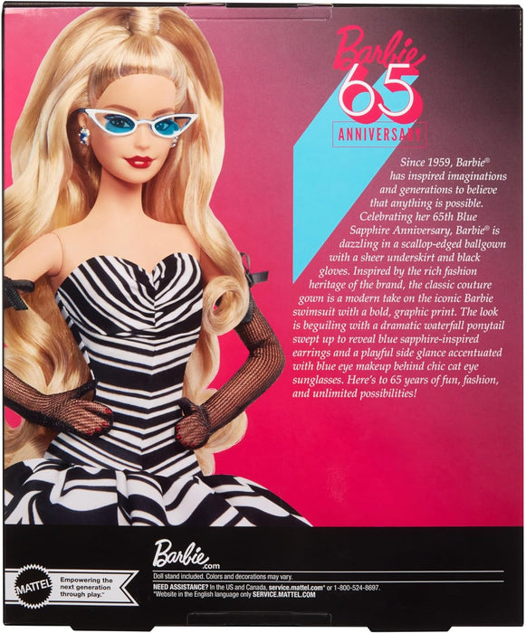 Barbie Signature 65 Aniversario Muñeca Rubia con Vestido de Rayas Blancas y Negras de Gala, Juguete de colección (Mattel HRM58)