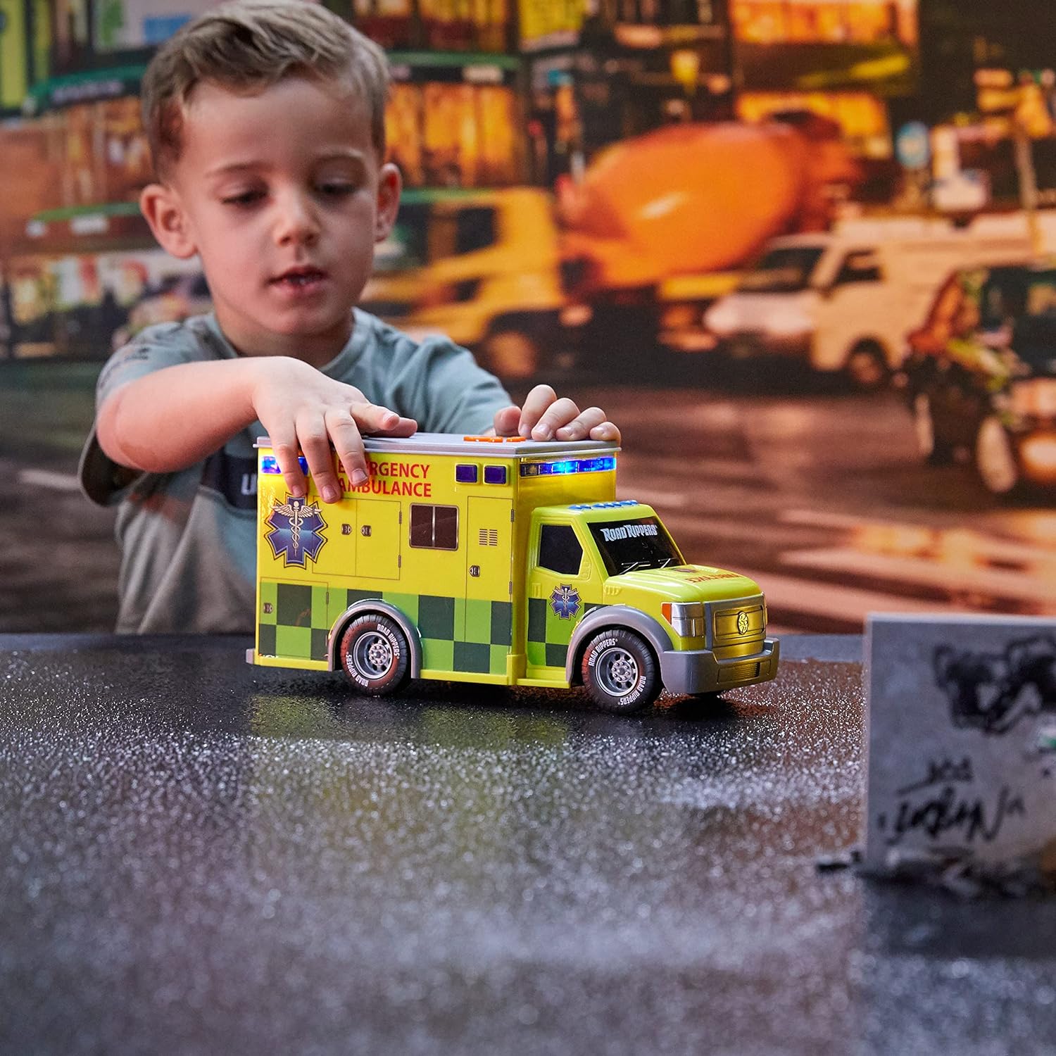 Nikko 20241 UK Rush and Rescue 12"-30 cm Ambulance