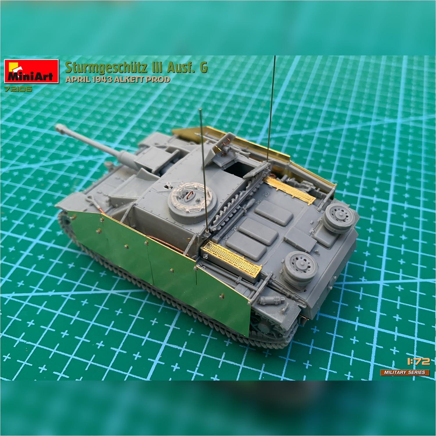 Miniart MIN72106 Scale Model kit, Molded Color