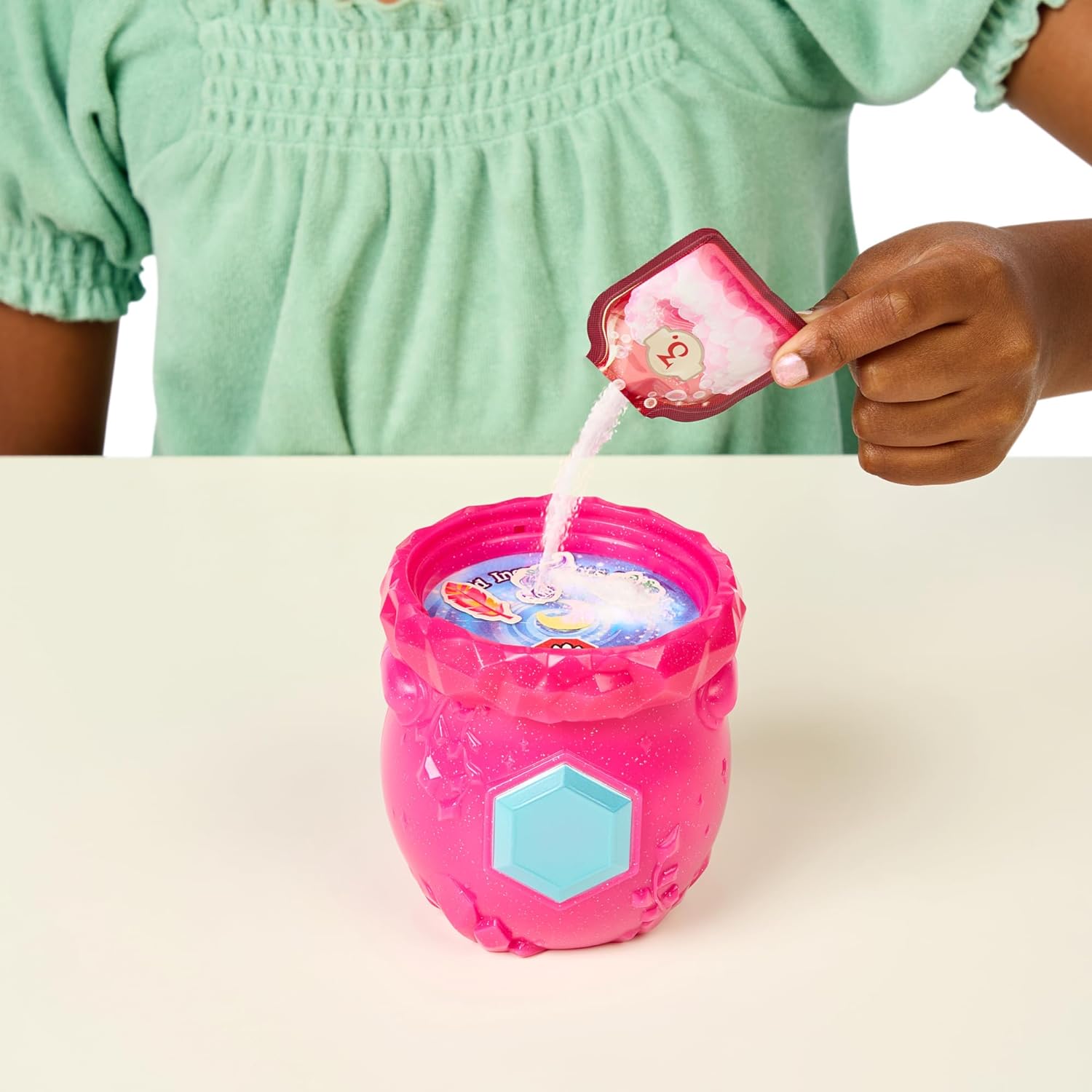 Magic Mixies Mixlings – Magischer Kessel mit 2 Figuren; mit magischem Auspackerlebnis. 40 Verschiedene Mixlings zum Sammeln