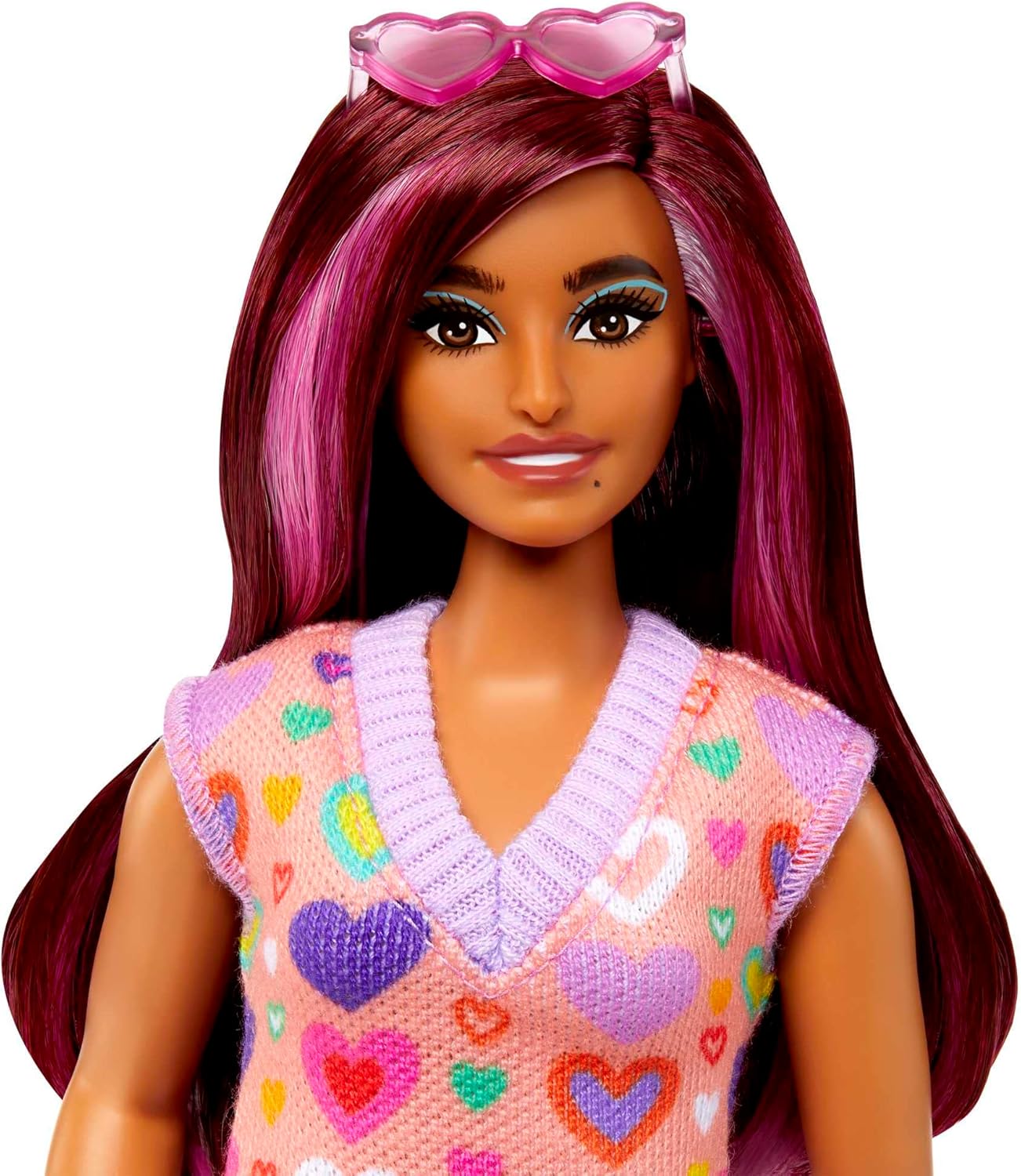 Barbie Fashionistas Doll nr 207 with a Heart-Print Sweater Dress, Sunglasses and Platform Shoes, HJT04