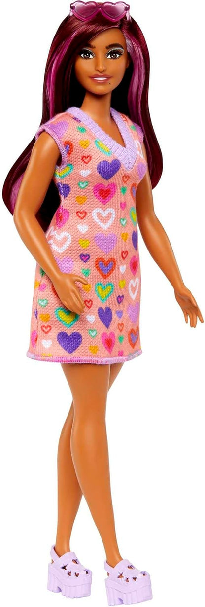 Barbie Fashionistas Doll nr 207 with a Heart-Print Sweater Dress, Sunglasses and Platform Shoes, HJT04