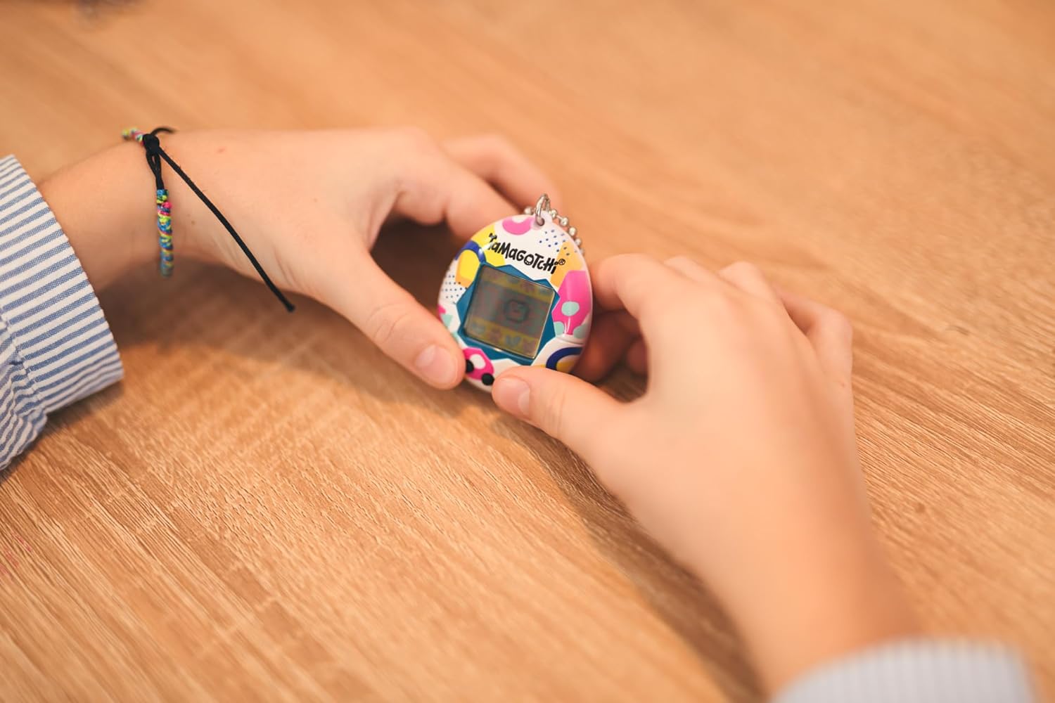 Bandai Tamagotchi Original Memphis Shell | Tamagotchi Original Cyber Pet 90s Adults and Kids Toy with Chain | Retro Virtual Pets are Great Boys and Girls Toys or Gifts for Ages 8+