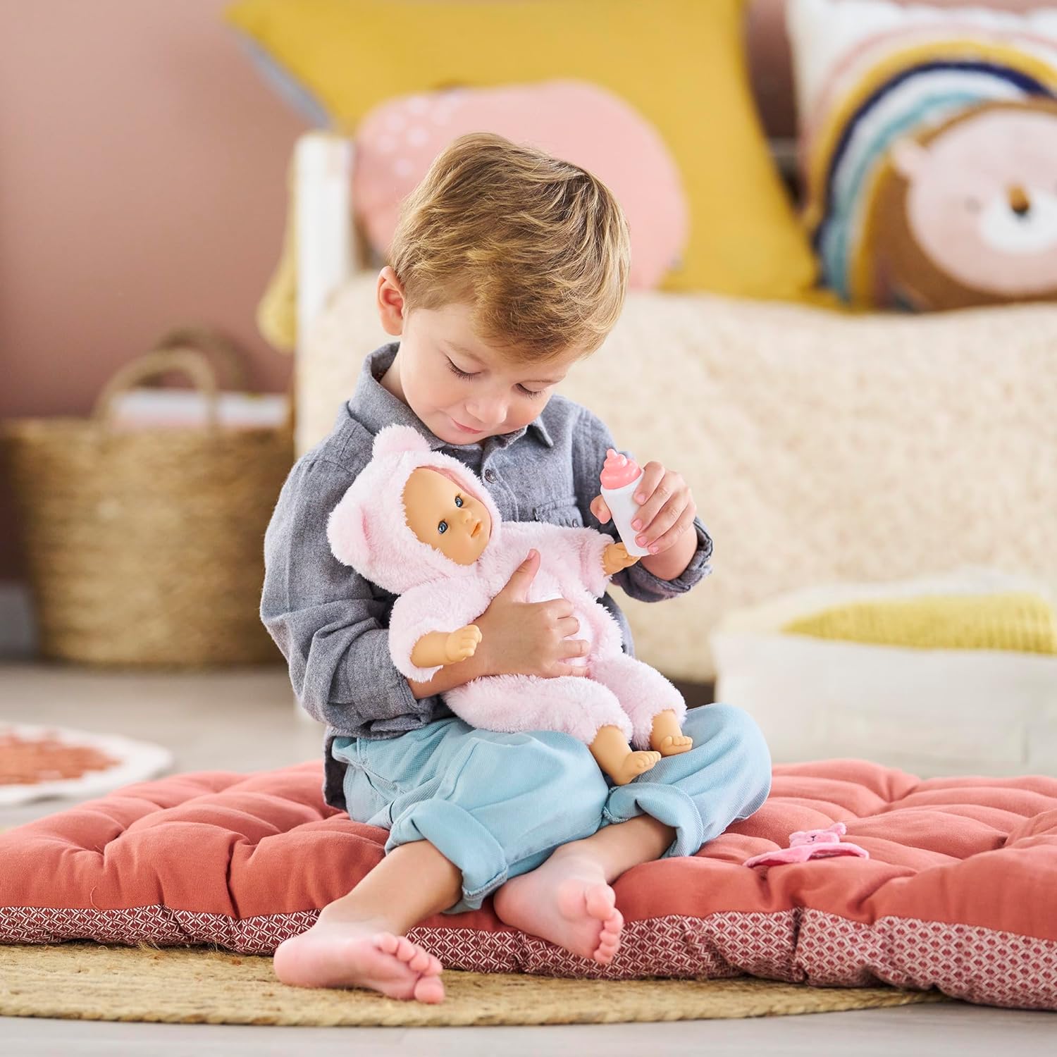 Corolle Mon Premier Poupon Calin Teddybär, Weichkörperpuppe mit Schlafaugen, Teddy-Onesie abnehmbar, Flasche und Schnuffeltuch, Vanilleduft, 30cm, ab 18 Monate
