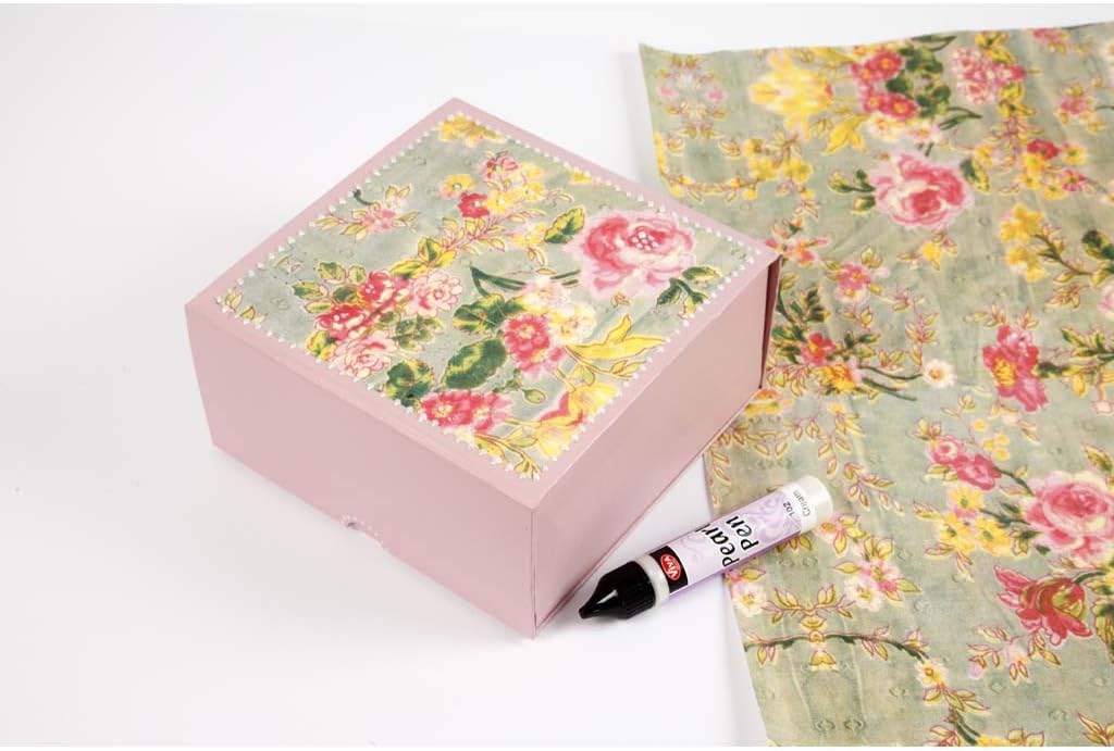 Creativ 264050 Multipurpose Rectangular Gift Boxes, Suitable for Arts and Crafts, White, 4 Assorted Sizes: 7,5 x 5 x 3,5 cm, Size: 9,5 x 7 x 4,5 cm, Size: 11,5 x 8,5 x 5,5 cm, Size: 14 x 11 x 6,5 cm
