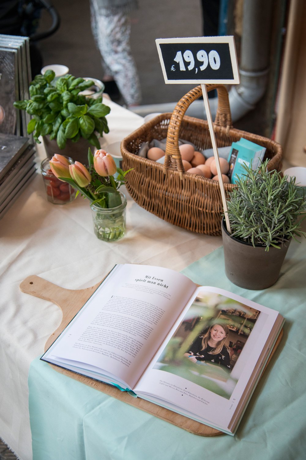 So frühstückt die Welt: Rezepte und Geschichten: Rezepte und Geschichten. Ausgezeichnet mit 'Die schönsten deutschen Bücher, Stiftung Buchkunst, Kategorie Ratgeber', 2015