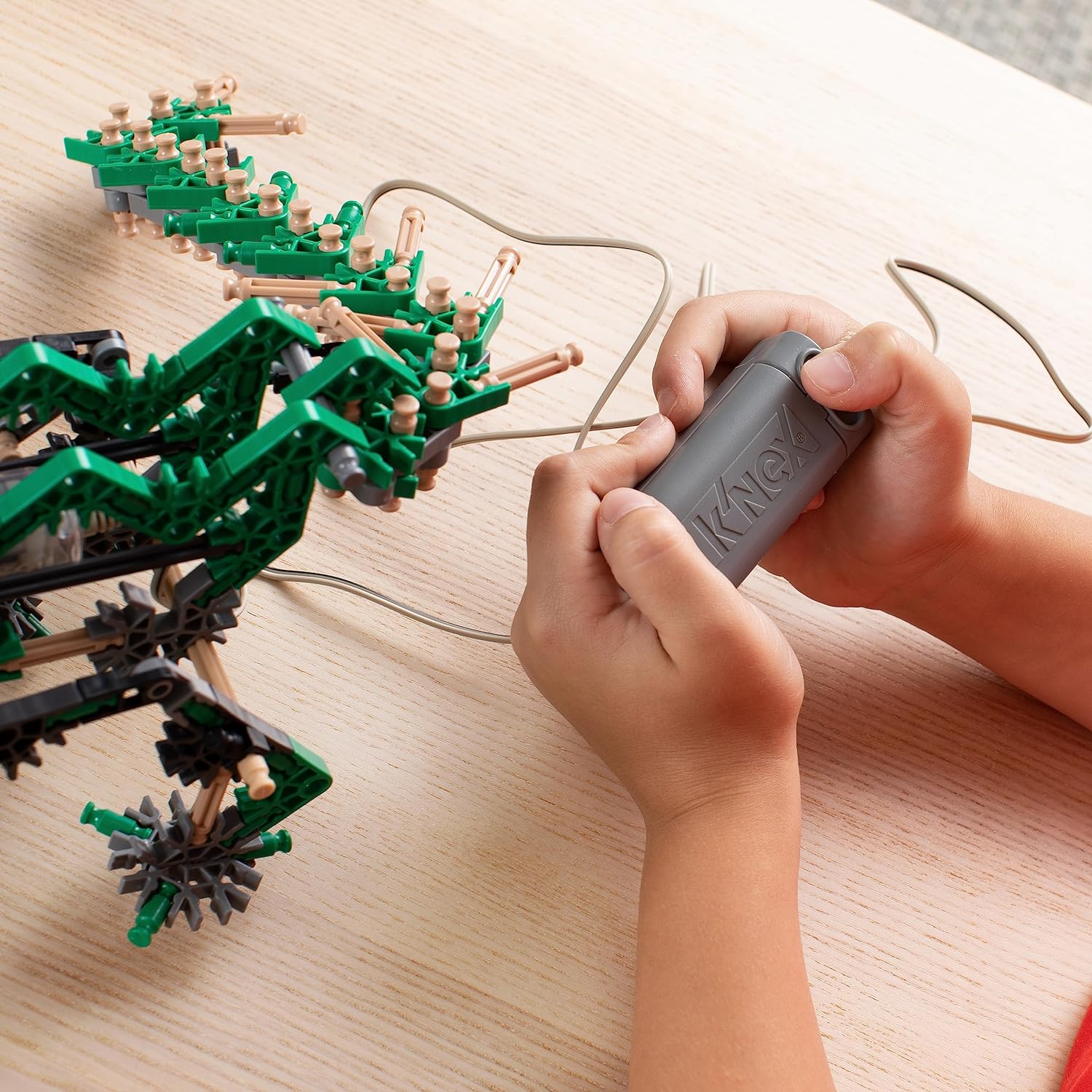 K'NEX Classics 255 Pc/ 2 Modello - K'Nexosaurus Rex Building Set (Motorizzato