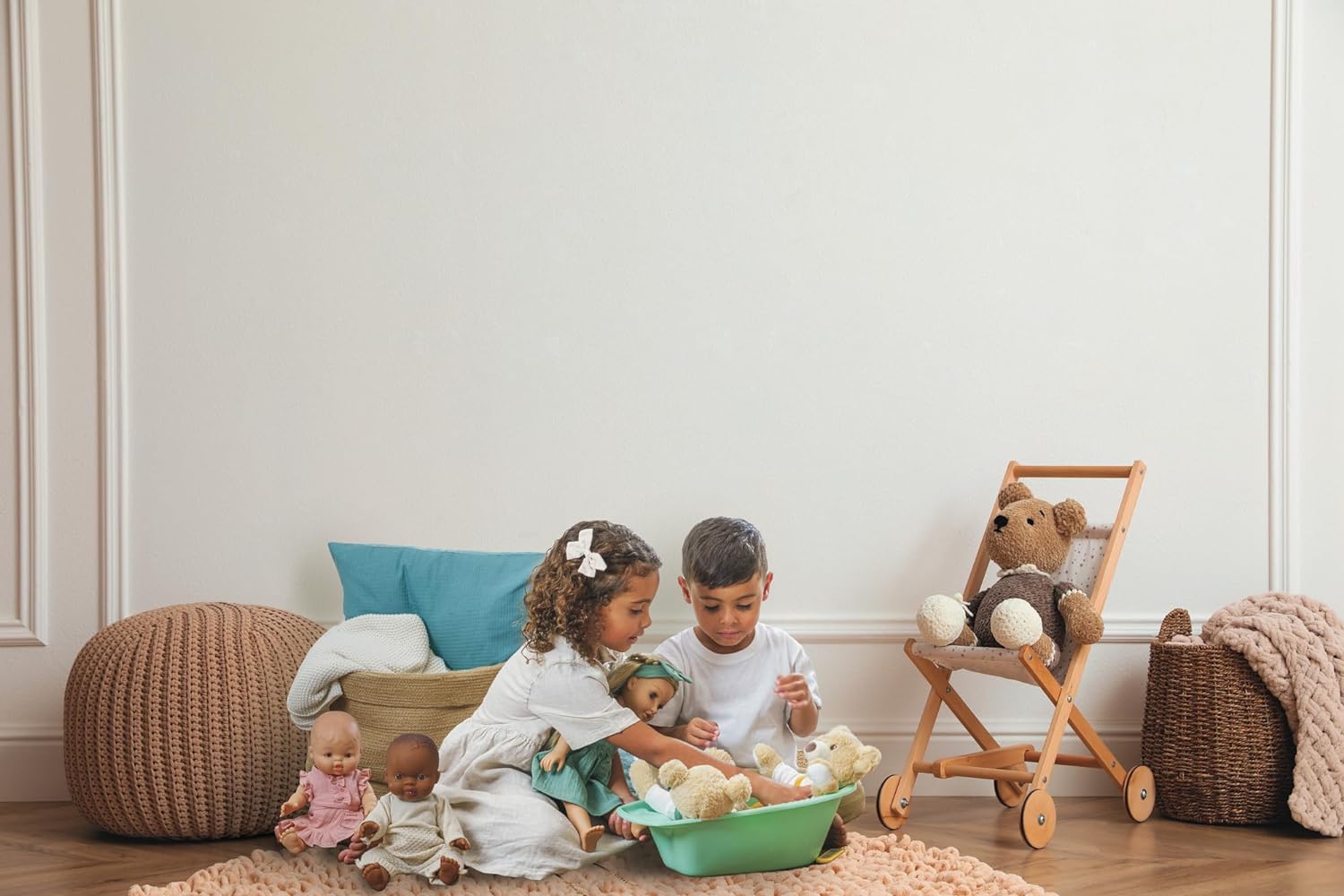 Heless 1423 - Puppenkleidung aus 100% Bio-Baumwolle, 2-teiliges Set mit Wickelrock und Rüschen-Top in Rosa für Puppen und Kuscheltiere der Größe 28-35 cm