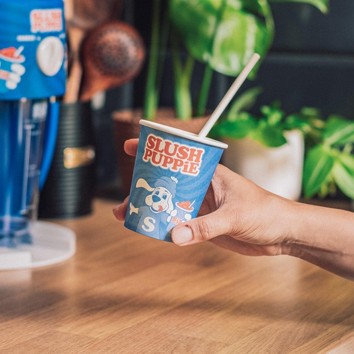 Slush Puppie Pack of 20 Paper Cups & Paper Straws