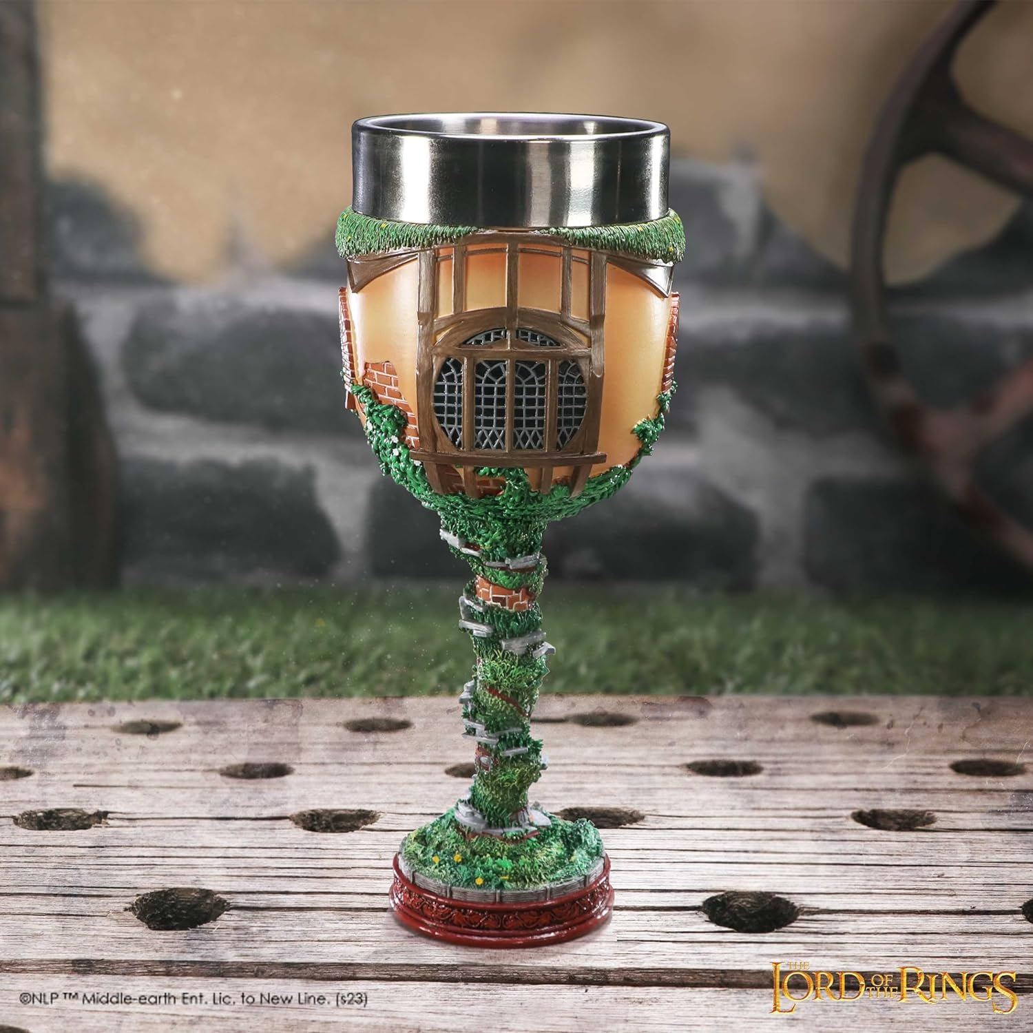 Nemesis Now Il Signore degli Anelli The Shire Calice 19,3 cm, Resina, Prodotto con Licenza Ufficiale Il Signore degli Anelli, Articoli da Regalo Fantasia da Collezione, Cast in La Migliore Resina