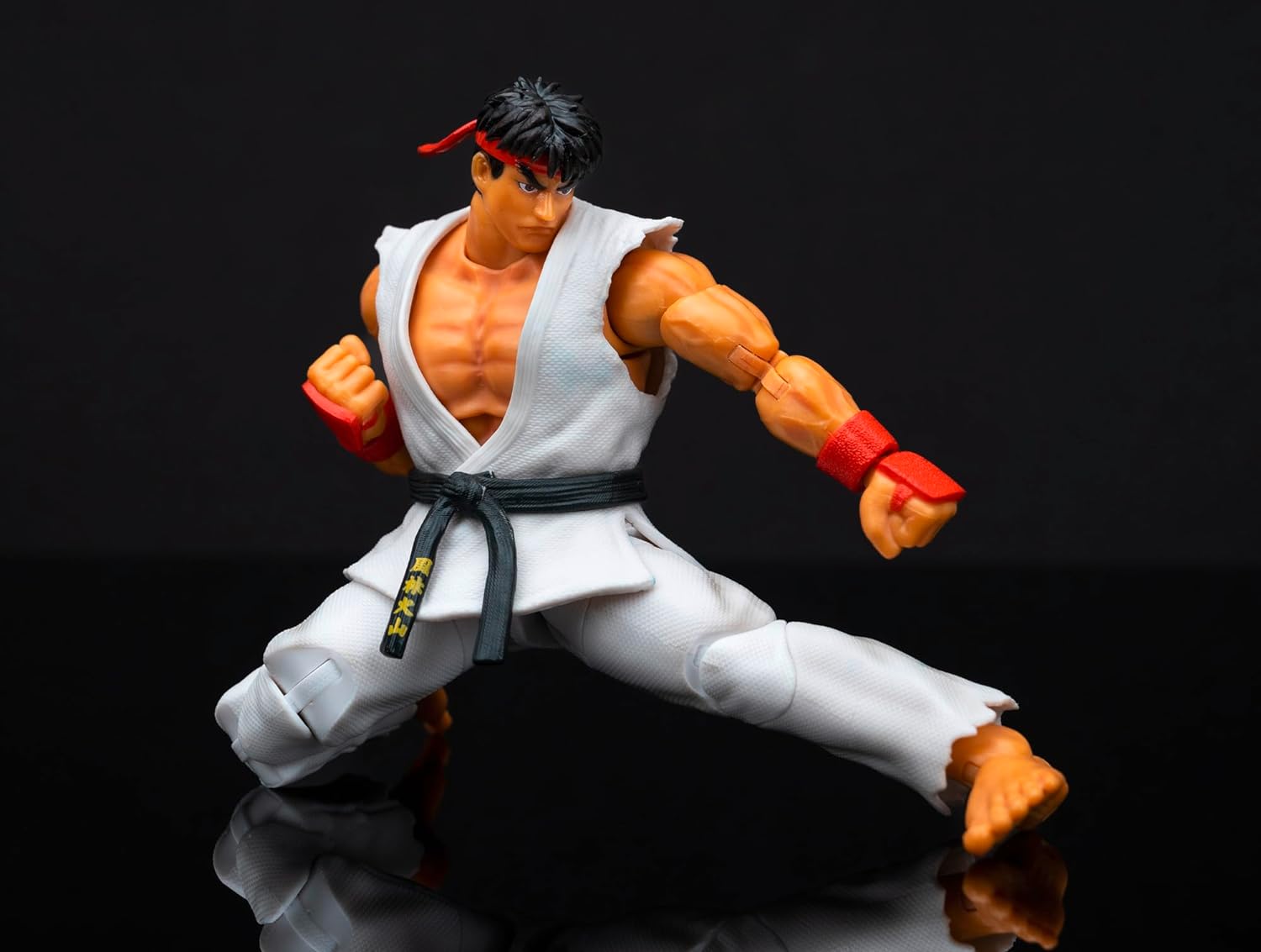 Jada - Street Fighter II Ryu, Articulated Figure 15 cm, with Interchangeable Hands and Head, Accessories and 20 Articulated Points (253252025)