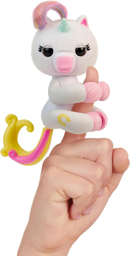 Bizak Fingerlings Unicorn Lulu with 70+ Sounds and Reactions, Styling Fur, Glitter Paws and Her Own Personality (61850005)