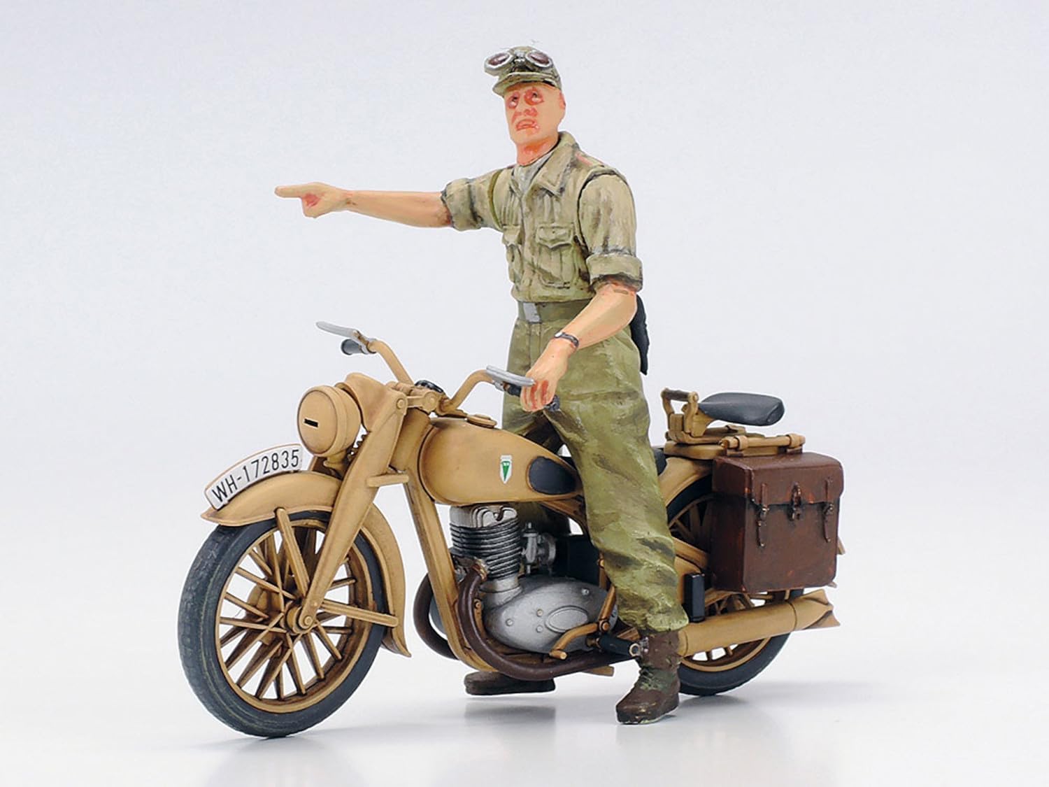 TAMIYA 25208 1:35 German PzKpfw.IV AUSF.F with Krad DAK Model Building Plastic Kit, Hobby, Crafts, Gluing, Model Kit, Model, Assembling