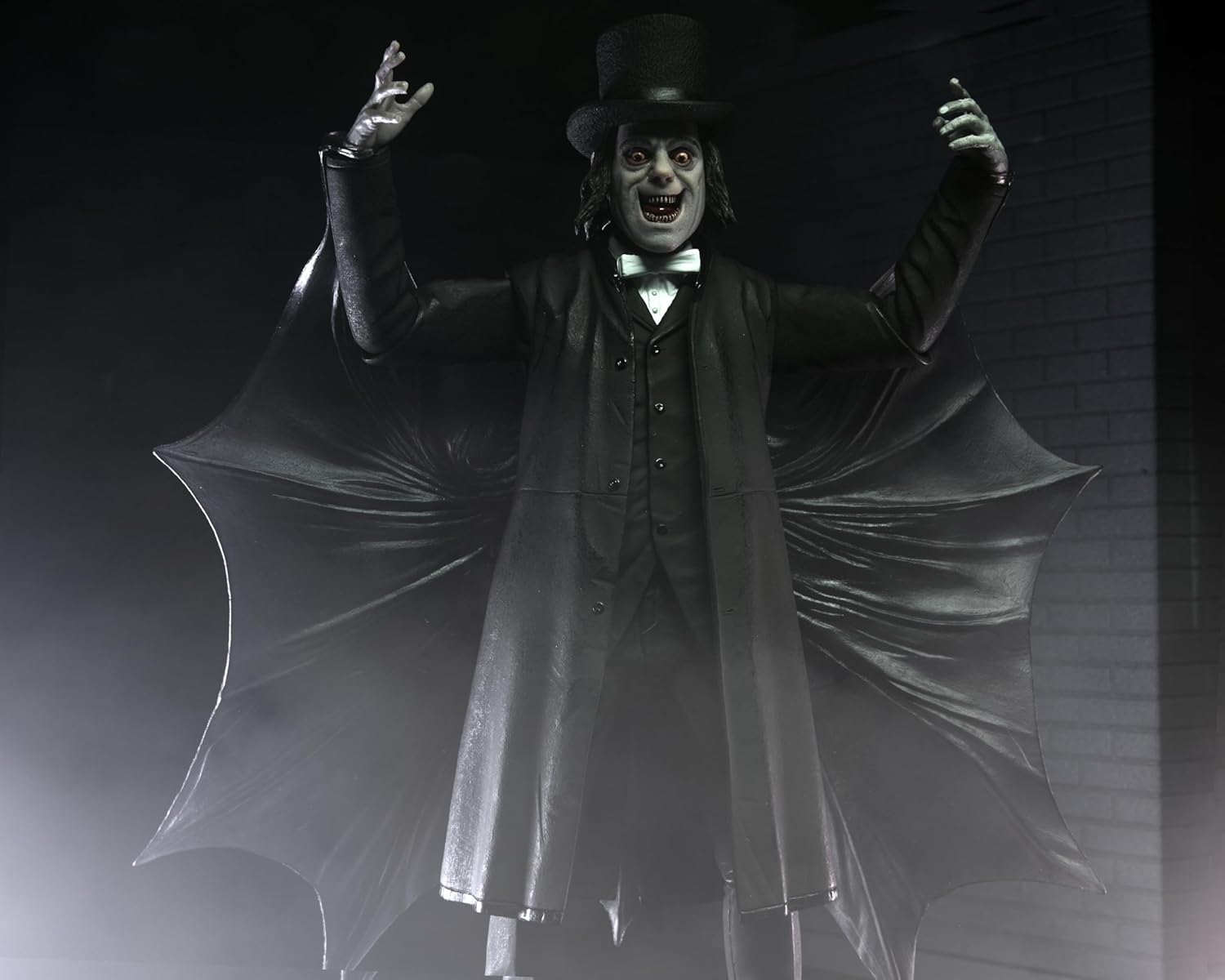 NECA London after Midnight figurine Ultimate Professor Edward C. Burke 18 cm