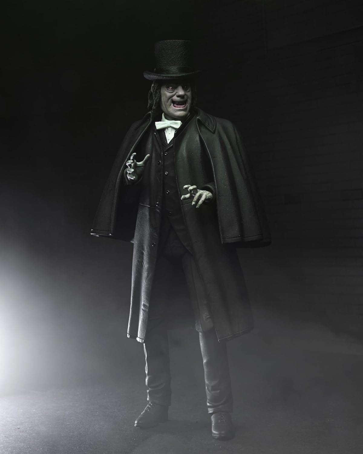 NECA London after Midnight figurine Ultimate Professor Edward C. Burke 18 cm