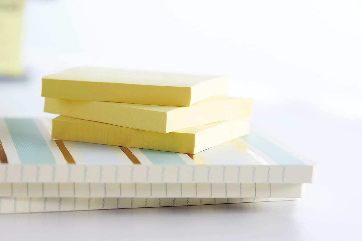 Post-it Recycled Z-Notes, Canary Yellow, Pack of 6 Pads, 100 Sheets per Pad 76 mm x 76 mm, Yellow Color - Self-stick Notes Made from 100% Recycled Paper