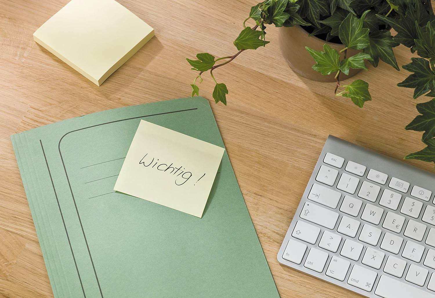 Post-it Recycled Z-Notes, Canary Yellow, Pack of 6 Pads, 100 Sheets per Pad 76 mm x 76 mm, Yellow Color - Self-stick Notes Made from 100% Recycled Paper