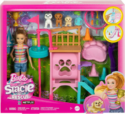 Barbie Muñeca Stacie con Parque de entrenamiento para cachorros Set de juego, perros y accesorios, de la película Stacie al Rescate, juguete +3 años (HRM10