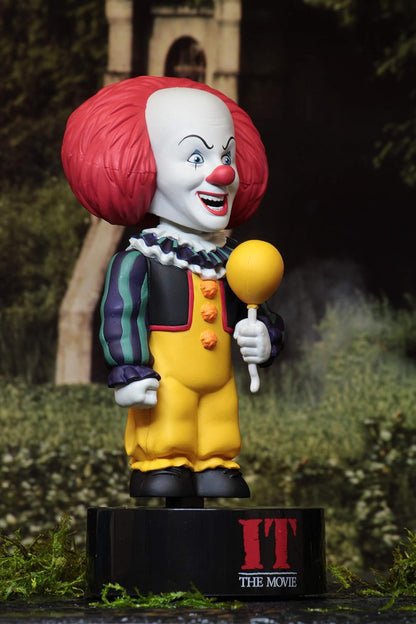 NECA Stephen Kings Es Bodyknocker Pennywise 1990 Hand Painted Plastic Bobble Figure