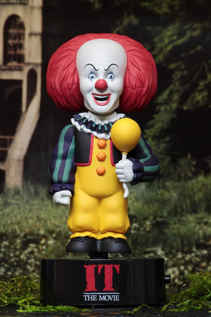 NECA Stephen Kings Es Bodyknocker Pennywise 1990 Hand Painted Plastic Bobble Figure
