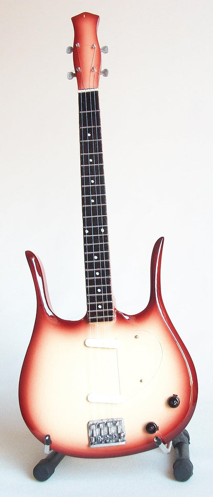 Maneskin Victoria Angelis Victoria Danelectro Lyre Miniature Bass Guitar
