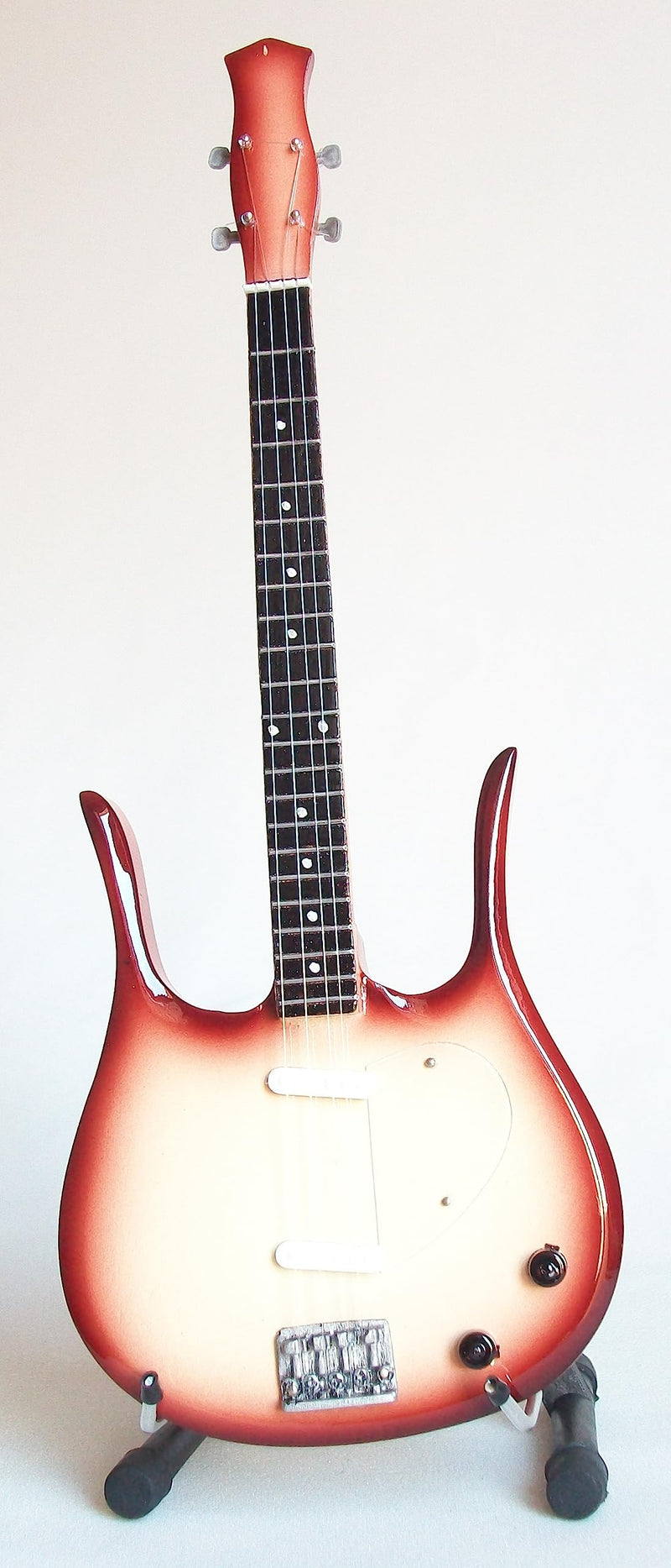 Maneskin Victoria Angelis Victoria Danelectro Lyre Miniature Bass Guitar