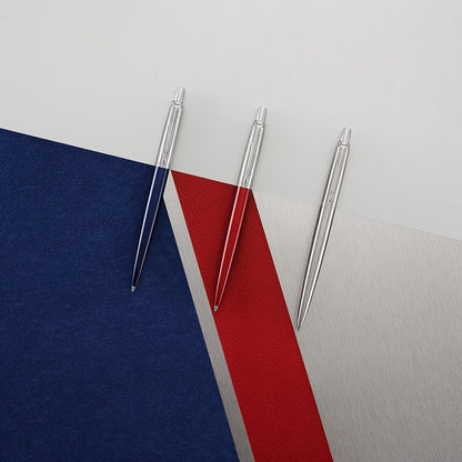 Parker Jotter Ballpoint Pen | Kensington Red | Medium Point Blue Ink kensington red ballpoint