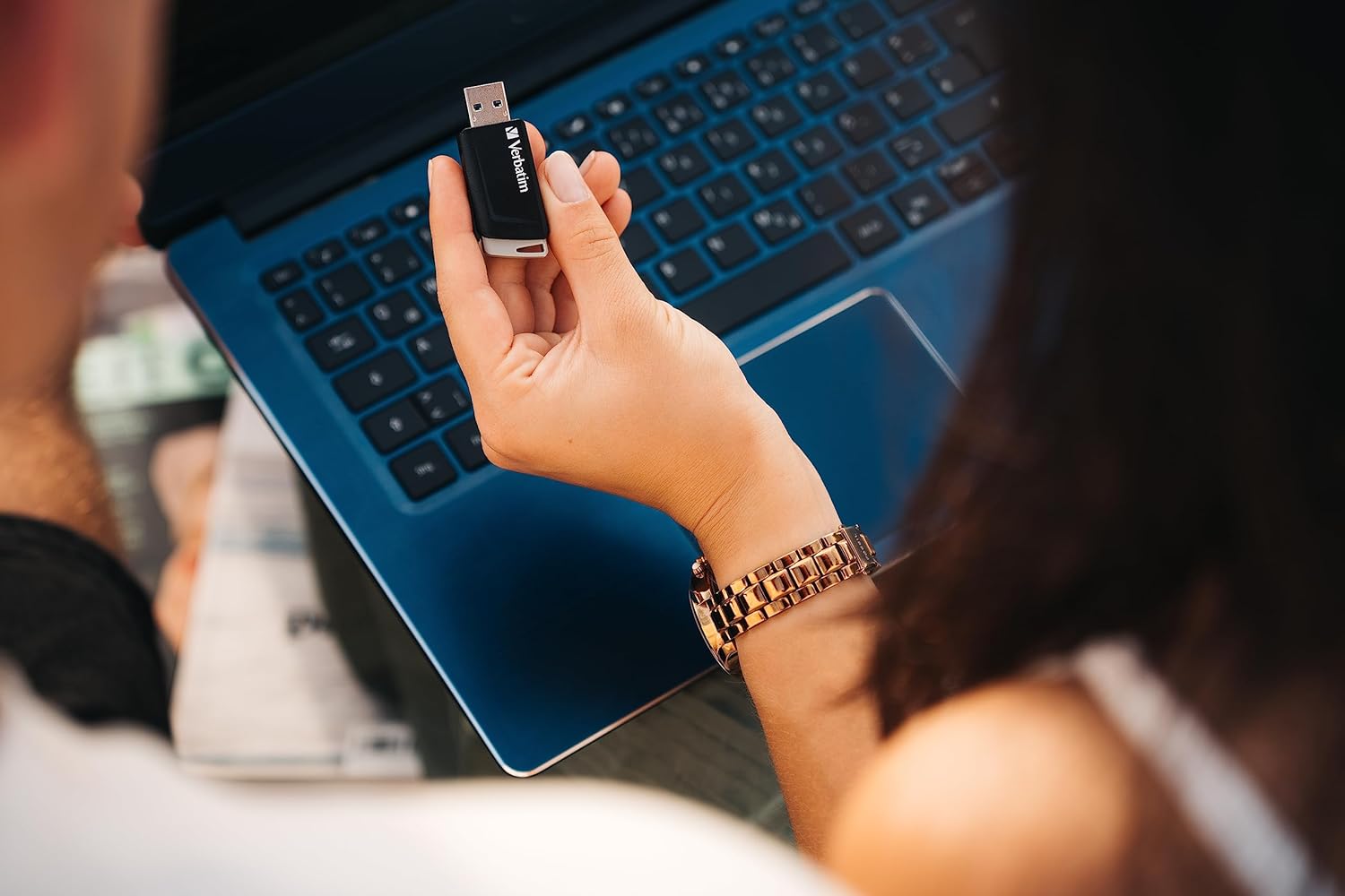 VERBATIM Store 'n' Click USB-Stick - USB 3.2 Gen1-32GB - memory-stick with locking-mechanism - USB-3 stick - external storage for laptop notebook and co - up to 5 Gbit/s - black