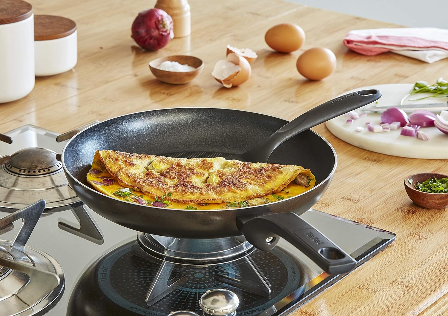 Tefal B55590 Easy Cook & Clean 2-Piece pan Set | consisting of pan 24/28 cm | Non-Stick Coating | Safe | Thermal Signal | Diffusion pan Bottom | Healthy Cooking | Black Pan set 24/28 cm