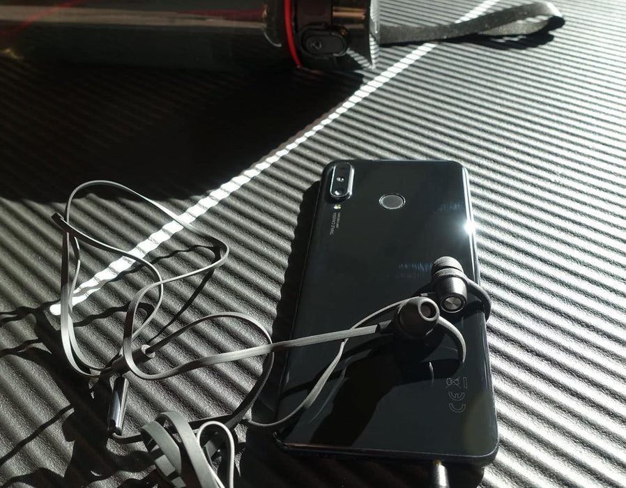 Schwaiger KH410S 531 Slim Cable Metal In-Ear Headphones – Black