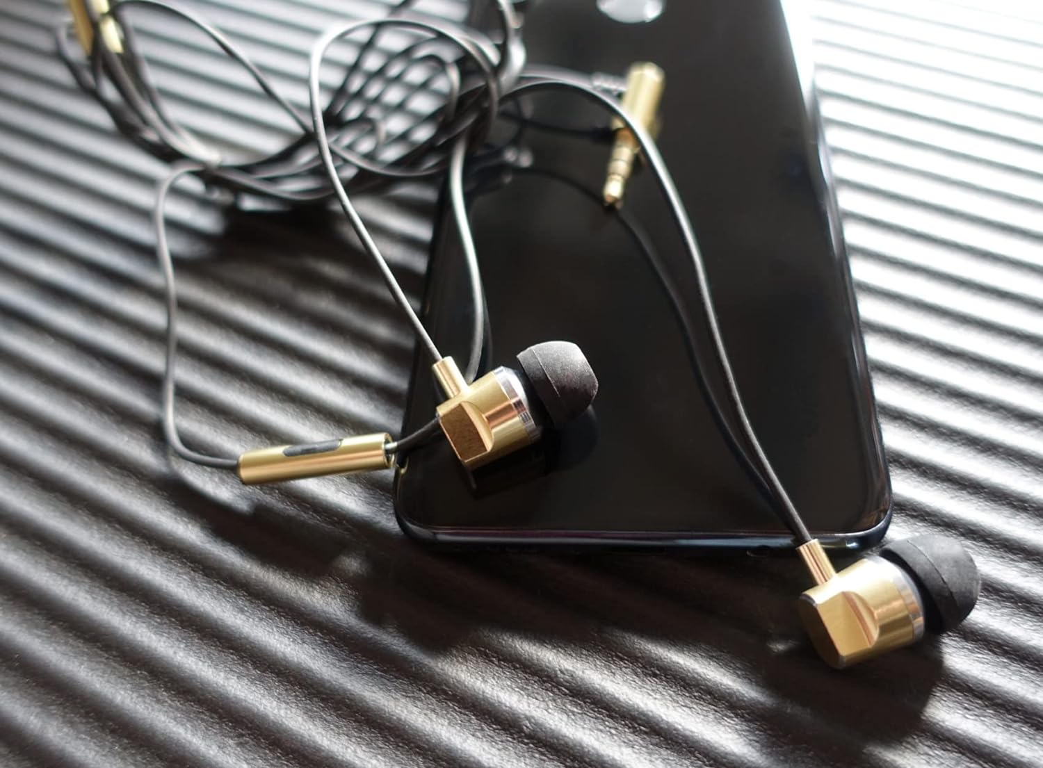Schwaiger KH410G 531 Slim Cable Metal In-Ear Headphones – Gold