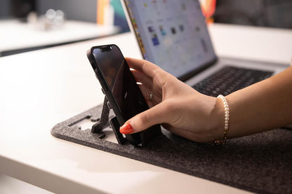 Durable Premium Soft Felt Desk Mat - Integrated Phone Holder - Made of Recycled PET Flet - Foldable & Always Perfectly Flat - 70 x 33cm - Grey