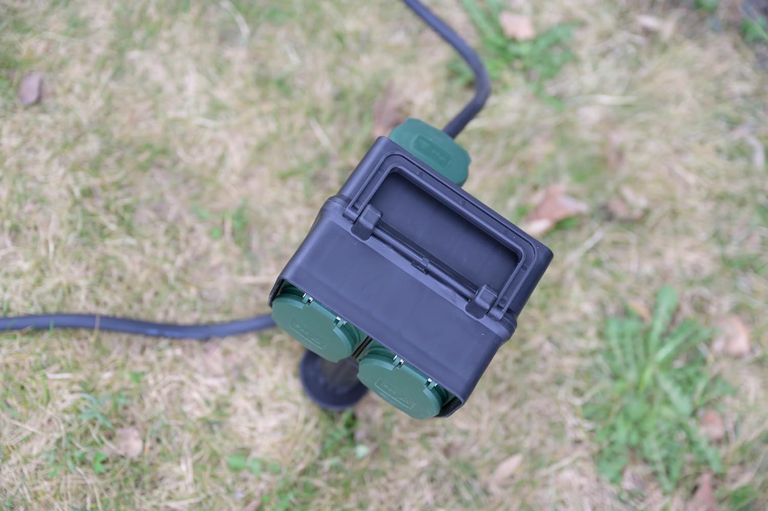 Brennenstuhl Gartensteckdose mit ErdspieB IP44 4x