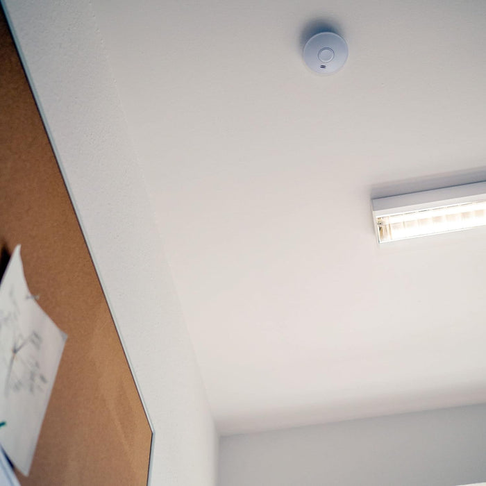 Brennenstuhl Funk-Rauchwarnmelder RM L 3101 4er Set/Vernetzbare Rauchmelder mit Batterie (vernetzbar mit bis zu 40 Rauchmeldern, inkl. Befestigungsmaterial, geprüft nach DIN EN 14604) 4x