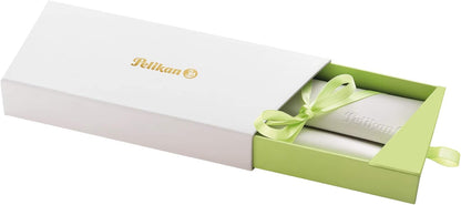Pelikan Füllhalter Classic 200, Pastell-Grün, Feder B (breit), hochwertiger Kolbenfüller im Geschenk-Etui, 815321 Füllhalter Feder B (breit)