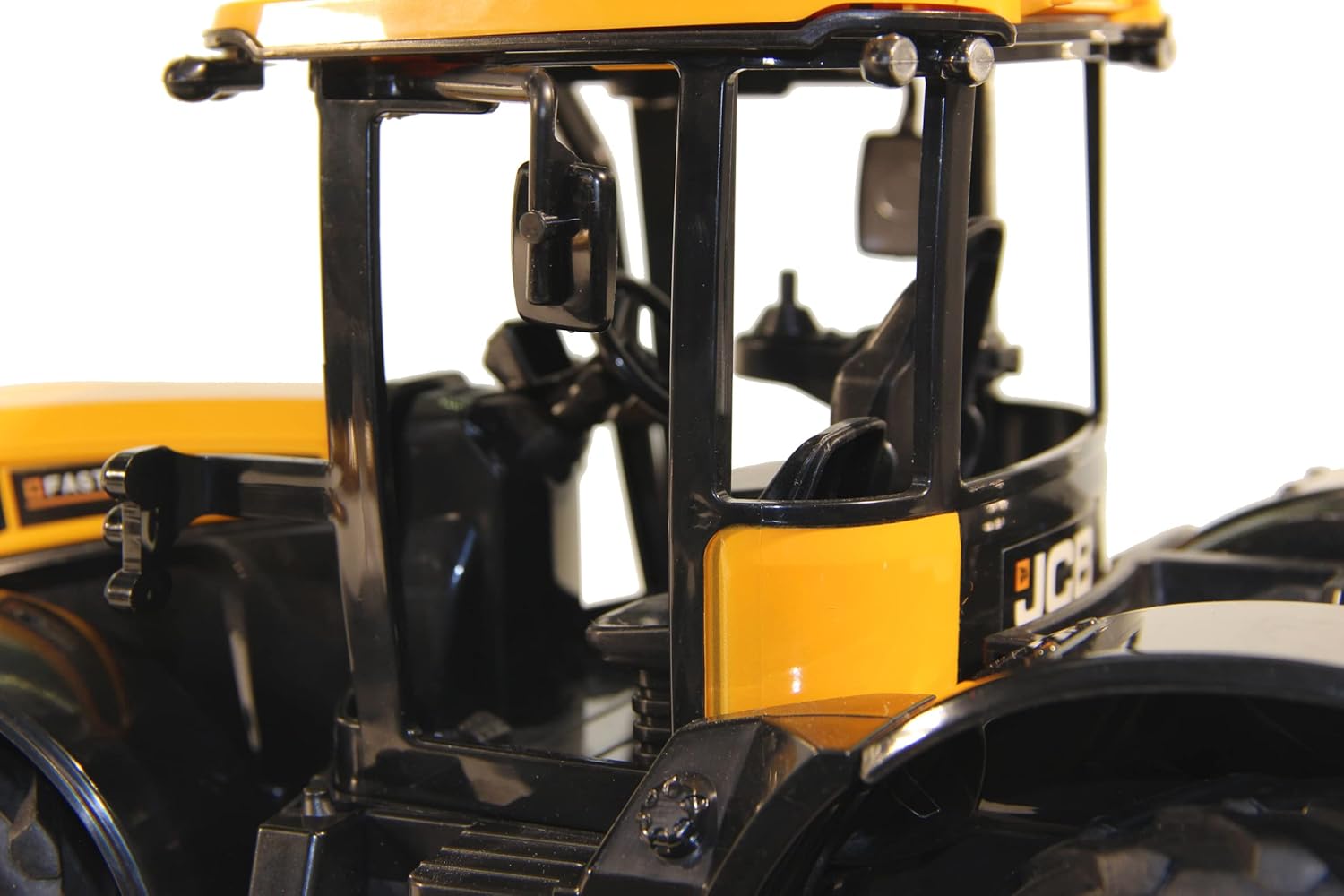 JAMARA JCB Fastrac Tractor 1:16 2.4GHz - Engine Sound (Can Be Turned), Reversing Warning Sound, Horn, 2 Wheel Drive, Profiled Rubber Tyres, LED Light, Indicator, Auto Standby and Demo Mode