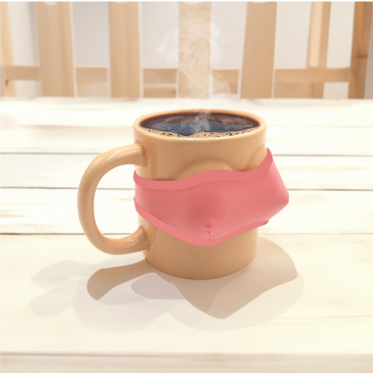 Mad Monkey Busentasse mit anziehbarem Bikini – Das perfekte Geschenk für deine Busenfreundin