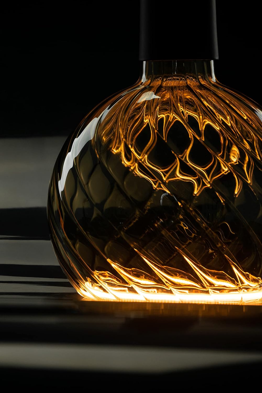 SEGULA LED Floating Globe 150 twisted smokey grau