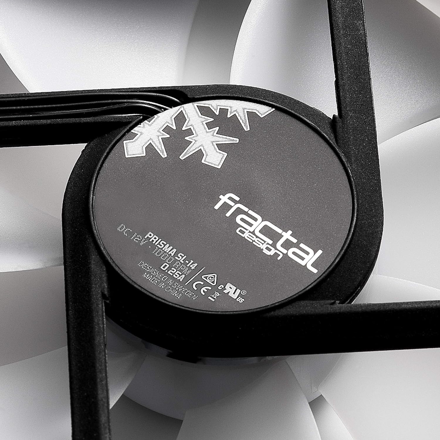 Fractal Design Prisma SL-14-140mm Silent Computer Fan - Six Green vibrantly Coloured LEDs - Optimized for Silent Computing - LLS-Bearings - TripWire Technology - Green (Single) Green 140mm