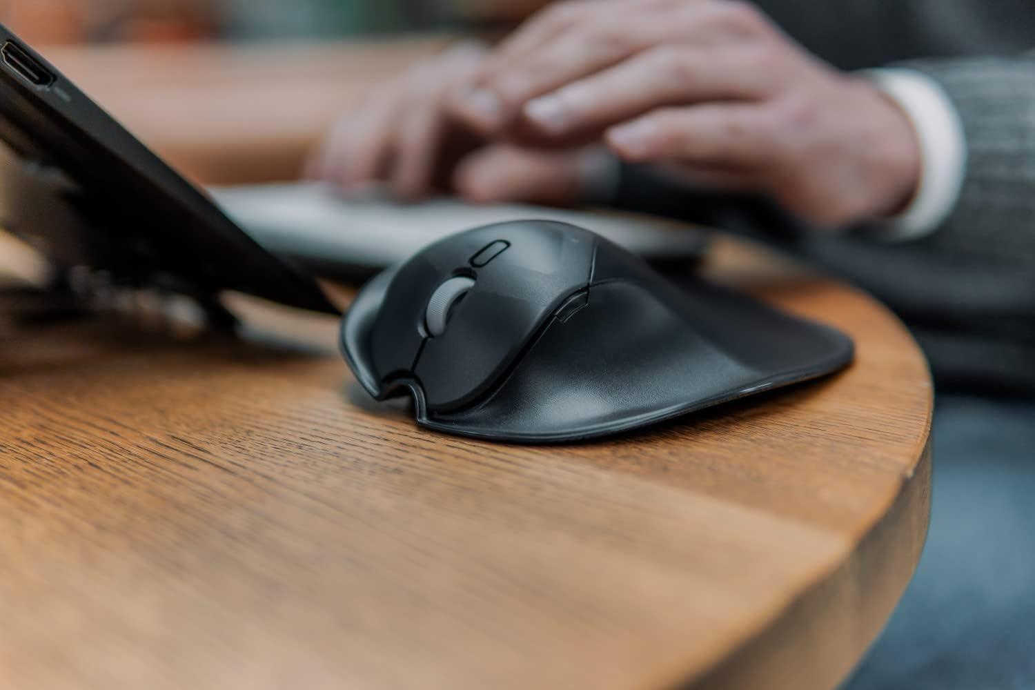 Bakker & Elkhuizen HandShoeMouse Shift - Bluetooth 5.0 Rechargeable Ambidextrous Ergonomic Mouse
