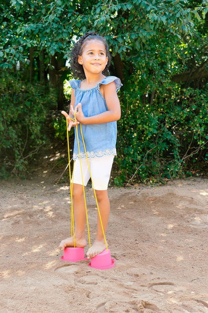 Lena 61412DF Hufeisen Stelzen, Topfstelzen Hufe, Laufdosen ca. 13 cm, Kindertopfstelzen zum Balance üben, Becherstelzen einfarbig, Eimerstelzen in Rosa, Laufdollis für Kinder ab 36 Monaten