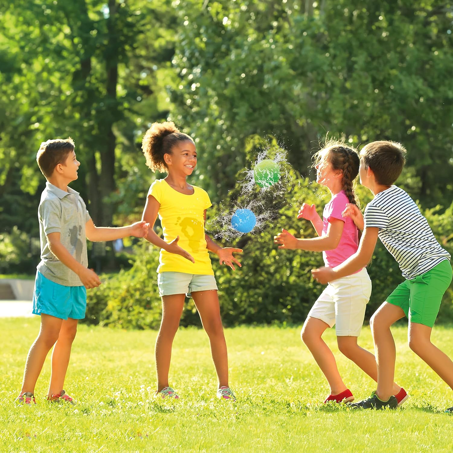 Toi-Toys wiederverwendbare Wasserbomben inklusive Ballschleuder - Wasserbälle Set - Wasser-Softball - Ø 8cm - 3 Stück - Sommer Outdoor