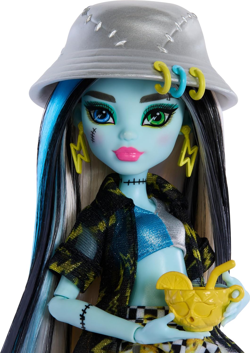 Monster High Scare-adise Island Frankie Stein Doll with Swimsuit, Coverup and Beach Accessories Like Hat, Volleyball and Tote