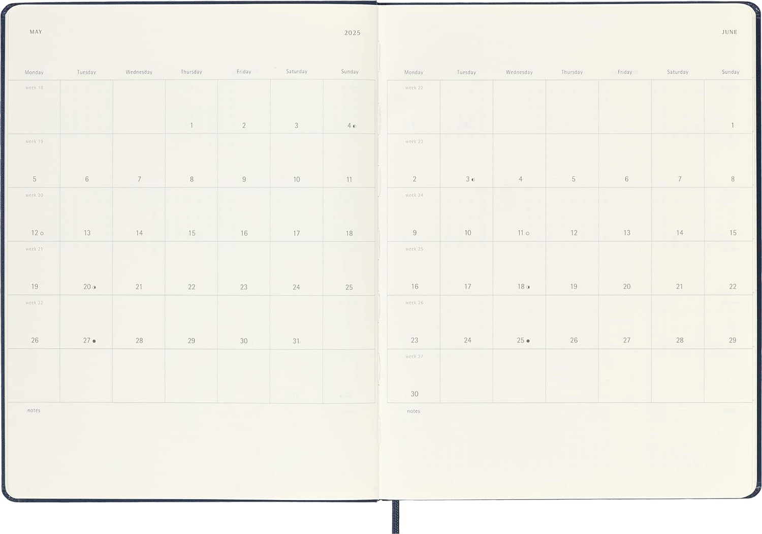 Moleskine Weekly Planner, Weekly Agenda with Space for Notes 12 Months 2025, Hard Cover and Elastic Closure, Sapphire Blue Color, Extra Large Format 19x25 cm
