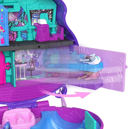 Polly Pocket Estuche Monster High Set de Juego con 3 muñecas y Accesorios, se Convierte en Instituto, Juguete +4 años (Mattel HVV58