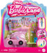 Barbie Mini Barbieland Coche descapotable que cambia de color con el agua para mini figuras con muñeca pequeña morena y señal de tráfico, juguete +4 años (HYF42