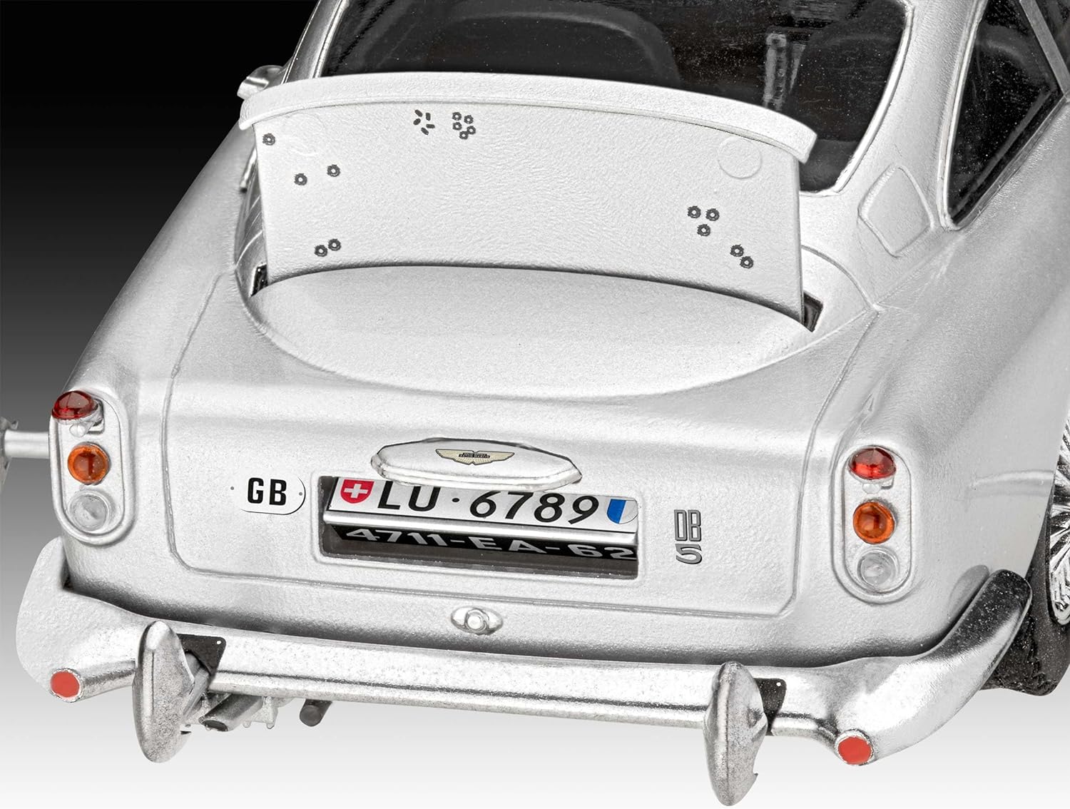 Revell Gift Set 1:24 - James Bond Aston Martin DB5